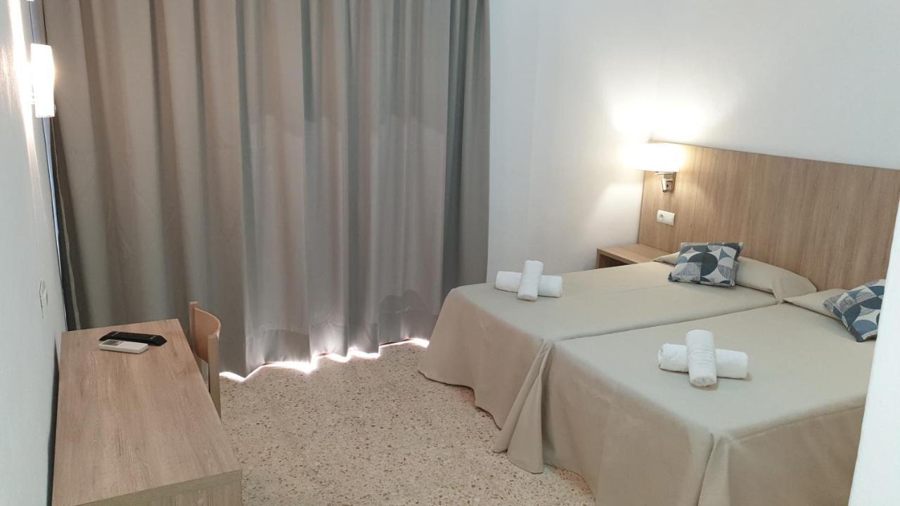 Hostal Mayol Santa Eulària des Riu Exterior foto