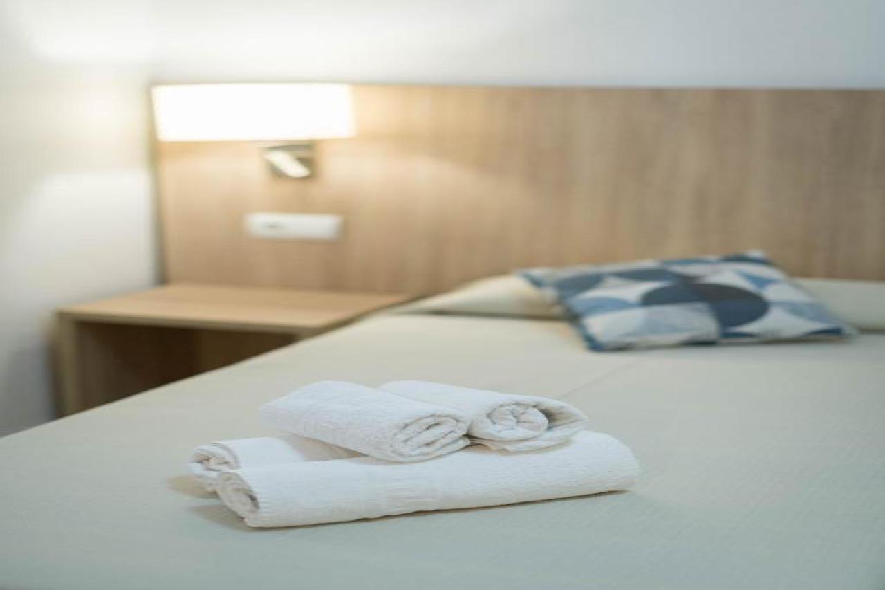 Hostal Mayol Santa Eulària des Riu Exterior foto