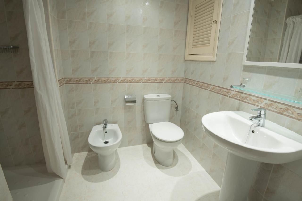 Hostal Mayol Santa Eulària des Riu Exterior foto